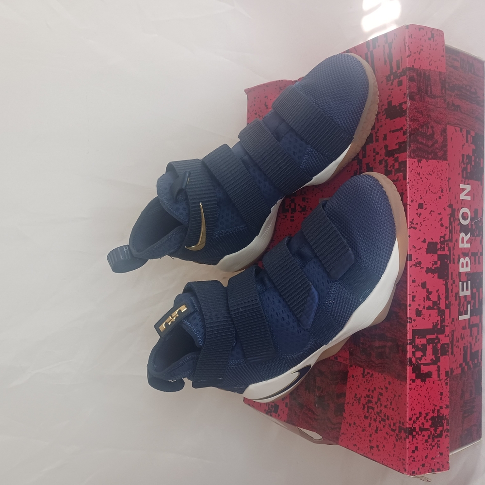 Nike LeBron Soldier 11  Basketball Shoes NEW